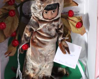 Madame Alexander Doll - Apple Tree Style # 13290 - 1999 Wizard of Oz Collection - With tags in Original Box	4 x 8.5 x 11 in	198007
