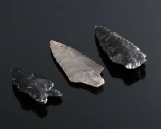 Lot of 3 Arrowheads Obsidian Spearhead	Longest : 2.3inx1in	199156

