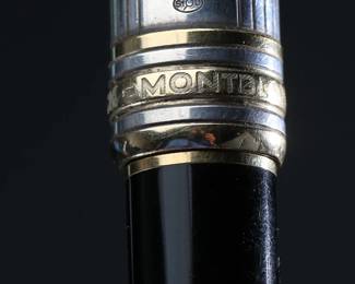 Montblanc Meisterstuck Solitaire Doue Sterling Silver Rollerball Pen	Pen with Cap: 138mm x 12.5mm diameter <BR>without cap: 121mm	199162
