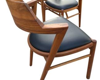 Mid-Century Modern Danish Teak Dining Table & 6 Chairs by Sun Cabinet Co. MCM Frederick	Table: 29in h x47in diameter<BR> Leaf Extensions::  19.625 x 47in each<BR>Chair: 31x19.5x20in	196189
