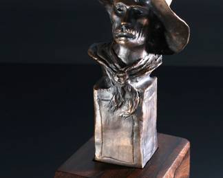The Sergeant Frederic Remington Bronze Bust 12in Western Art	12.25x4.75x7in	199014

