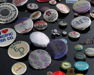 Lot of 230+ Vintage Button Pins Advertising Pinback Lot 	Box: 5x13.5x5.5in	196061
