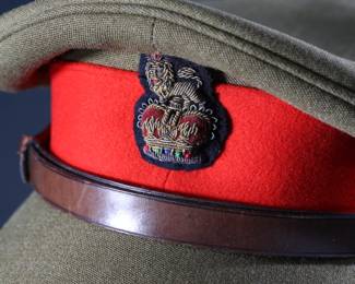 British Army Dress Visor Cap Hat	Size: unmarked look like 6.5	199136
