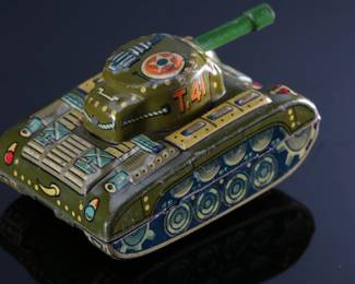 Vintage Japanese Tin Toy Tank T41 Windup  UST41 Japan	2x2x3in	196150
