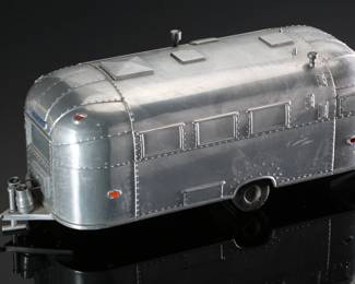 Vintage Pottery Barn Airstream Flying Cloud Toy Travel Trailer 1:18 Scale Die Cast	4.5x4.5x12.25in	196118
