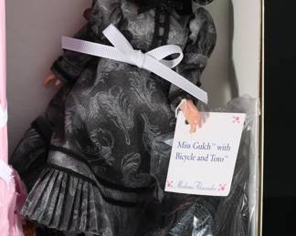 Madame Alexander Doll - Miss Gulch with Bicycle and Toto Style # 13240 - 1997 Wizard of Oz Collection - With tags in Original Box	4 x 9.5 x 12.5 in	198006
