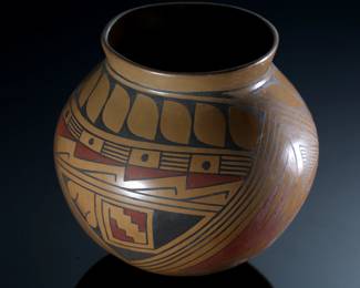 Mata Ortiz Polychrome Round Olla Pottery by SanBe Vase	6in H x 6.5in diameter at widest point 	196053
