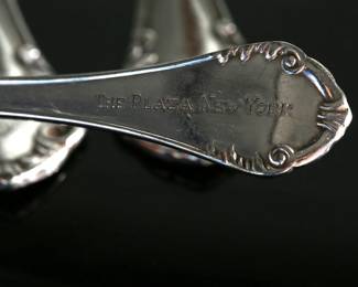 Reed & Barton The Plaza New York Silver Plate Flatware Set Silverware 	Case: 3.5x17x11.5in	199109
