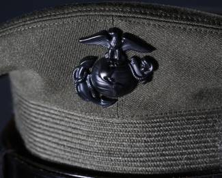 US Marine Military Dress Visor Cap Hat	Size: unmarked look like 7	199131
