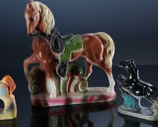 Lot of 4 Vintage Carnival Chalkware Horses Figure Statues	Brown horse 11x9x2.5 in white horse 6.5x4.5x2 in black horse 5x5x2 in tan horse 5.5x4x2 in	198055
