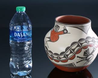 Irene Herrera Zia Pueblo Bird Pot Native American Pottery	6in H x 6.9in Diameter at widest 	199147
