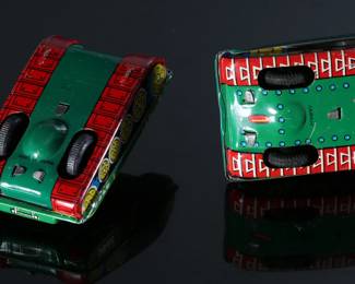 Lot of 2 Vintage Japan Tin Litho Toy Tanks 	1.2x1.6x2.7in	196210
