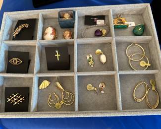 14 karat gold brooch and earrings maybe 10 and 18 karat gold mixed in as well