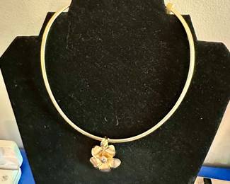 14 karat gold necklace pendant with Diamond