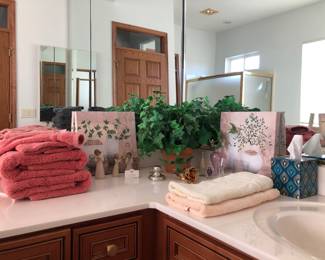 Bathroom Linens, Decor