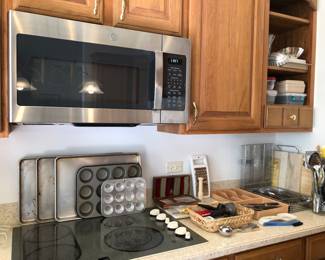 Bakeware, Utensils, Knives