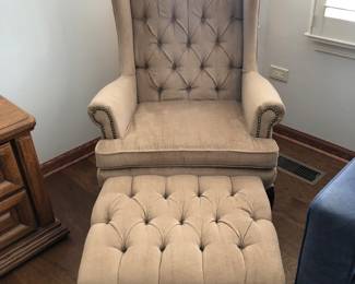 Wing Chair w/Ottoman