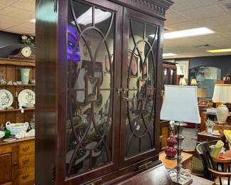 Mahogany Secretary Ladies Desk Bureau Bookcase Hutch Lighted 
