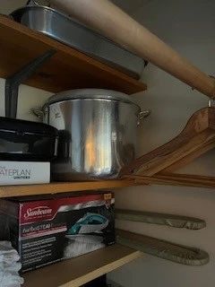 Pots & small appliances