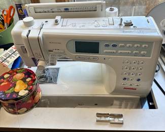 Janome Memory Craft 6600 Professional sewing machine