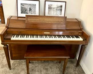 Baldwin up right Piano