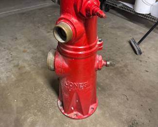 Jones Bronce 
Water hydrant 