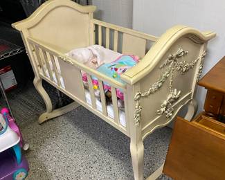 #101 - $400 - Bassinette wood Crib - 