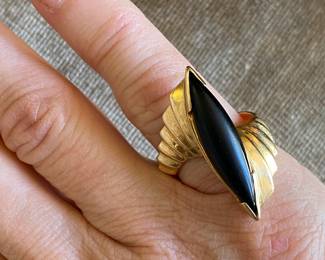 #D - Real cool 80's modern pinkie ring 14kt yellow gold anf onyx $495