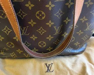 Vintage Authentic Louis Vuitton GM LV mono Vavin model $750 
