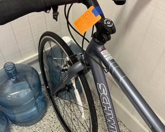 $125 Schwinn man bike 