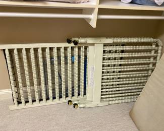 Jenny Lind crib and mattress - cream $80
