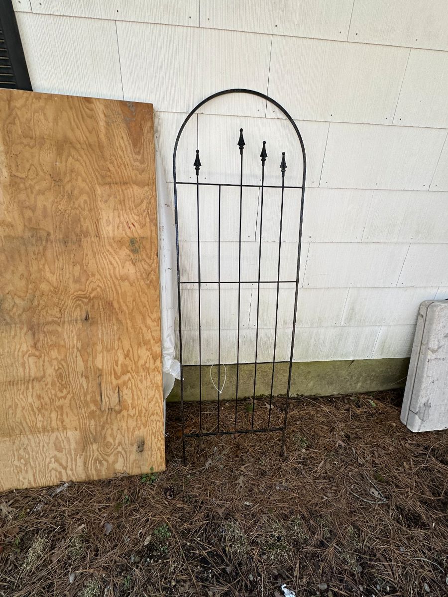 NEW ITEMS TODAY LOADED HORDER ESTATE... starts on 4/18/2024