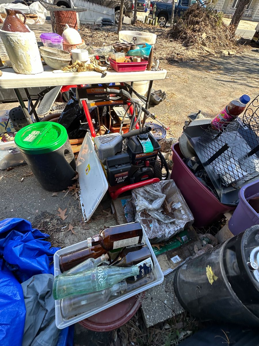 NEW ITEMS TODAY LOADED HORDER ESTATE... starts on 4/18/2024