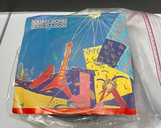 #40 - $90 - Appros 30 45s records