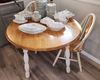 Dining room table and 2 chairs