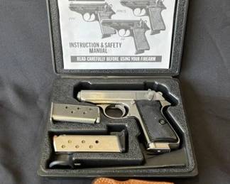 Walter Model PPK/S Cal. 9mm Kurtz/380ACP Pistol w/
3 Clips and Holster
