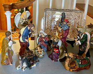 Home For the Holidays Nativity