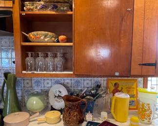 Large Royal Haeger Boho Green Pitcher/Vase, Bennington Yellow Ware Pottery Hunting Scene Pitcher, Vintage La Solana