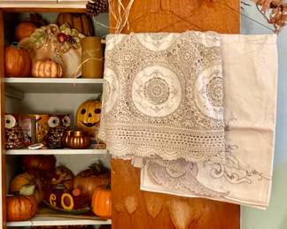 Fall & Halloween Decor