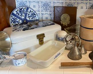 Spaetzle Pasta Maker Noodle Sliding Press Grater Dumpling, Fire King Cornflower Baking Dish, Made In Germany Antique Enamel Bread Keeper Box, Houston Livestock Show & Rodeo 50th Anniversary Cookbook, Stoneware Pottery Pitcher