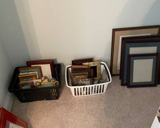 Picture Frames/Photo Albums