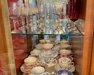 Vintage Collectible Tea Cup & Saucers/Crystal Stemware