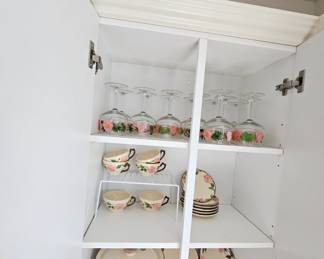 $500- 40 piece Desert Rose set