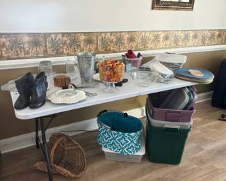 $10 tables plus varied price collectables.