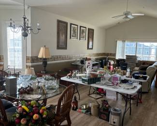 $2, $5, $10, $25 tables plus varied price collectables.