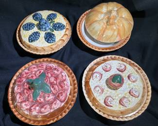 Individual Lidded Mini Pie Dishes
