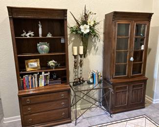 Ethan Allen Royal Charter Oak Bookcase Display Cabinet