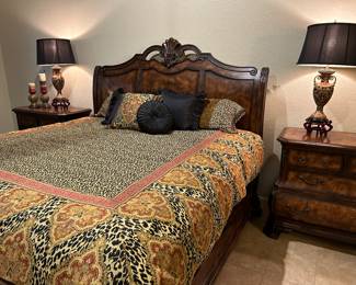 Pulaski King Size Wooden Sleigh Bed