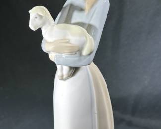 Vintage 1977 LLADRO #4505 Porcelain Girl with Lamb- Retired 