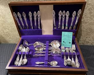 Boxed 1881 Rogers Silverplate by Oneida 